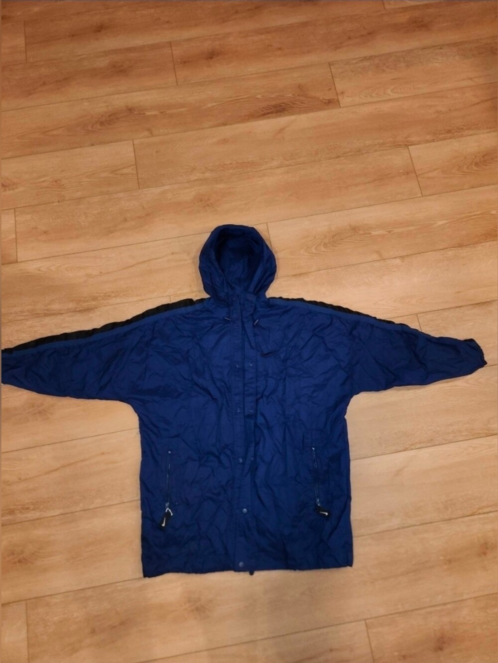 Nike Men's Hooded Windbreaker Jacket in Royal Blue with Black Accents